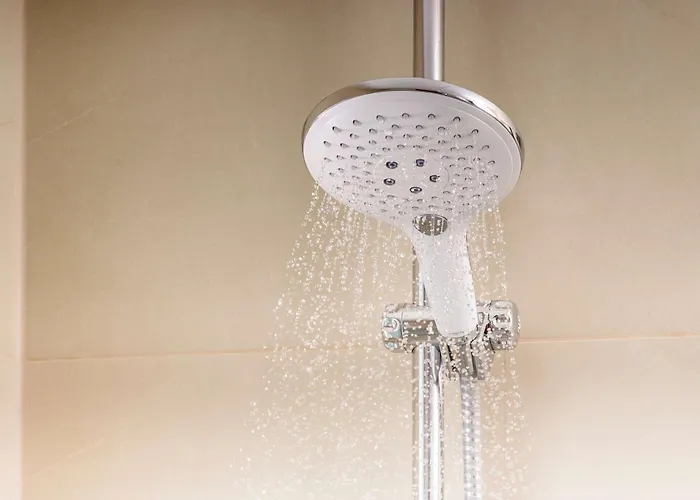 瓦拉多利巴拉格nh酒店 酒店