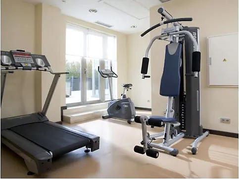 瓦拉多利巴拉格nh酒店 酒店